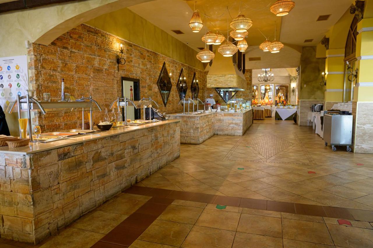 Imperial Palace Hotel Σάνι Μπιτς Εξωτερικό φωτογραφία The buffet at the Mirage